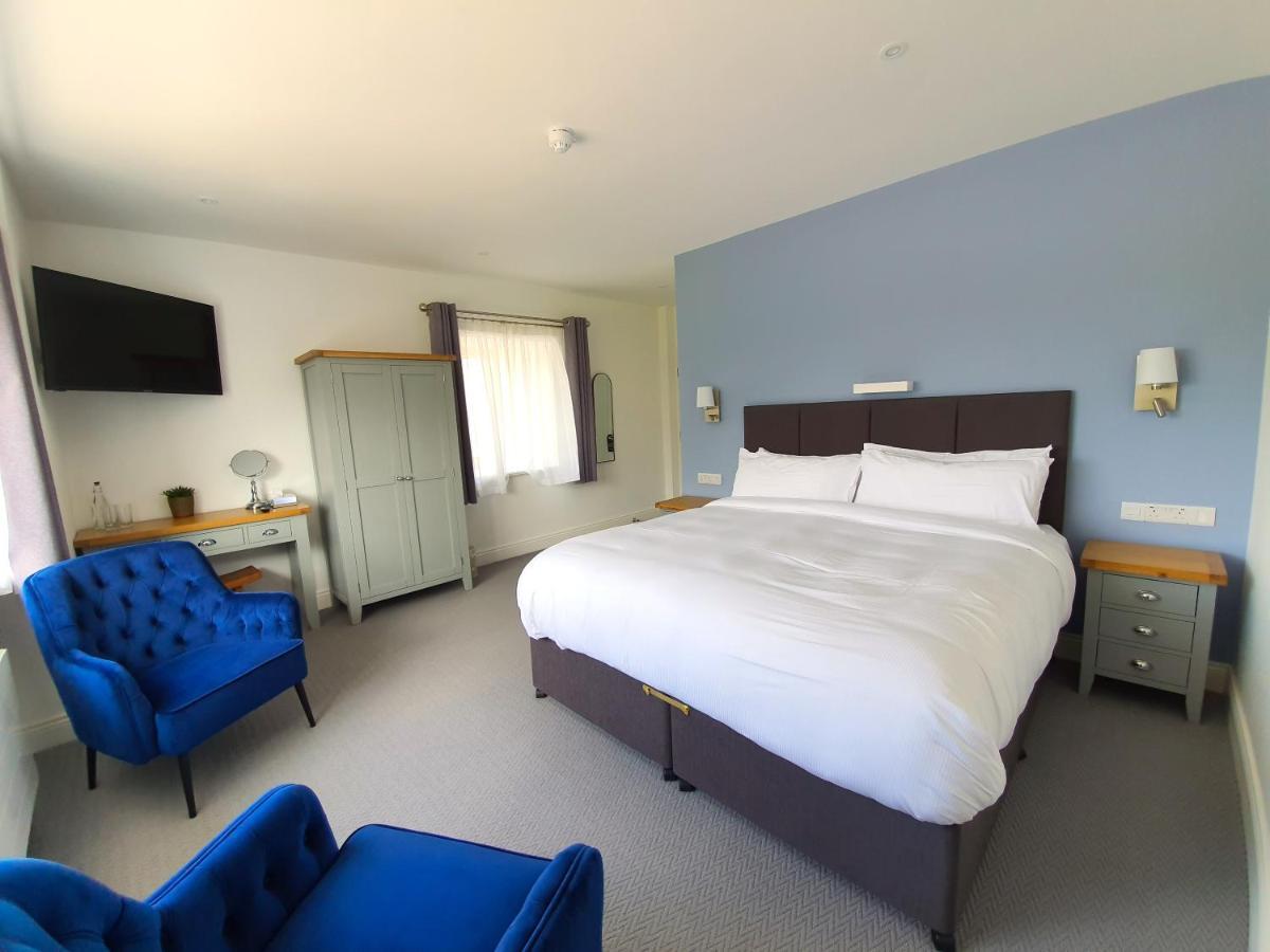 Dingle Garden Townhouse Bed & Breakfast Eksteriør bilde A bedroom at The Old Mill
