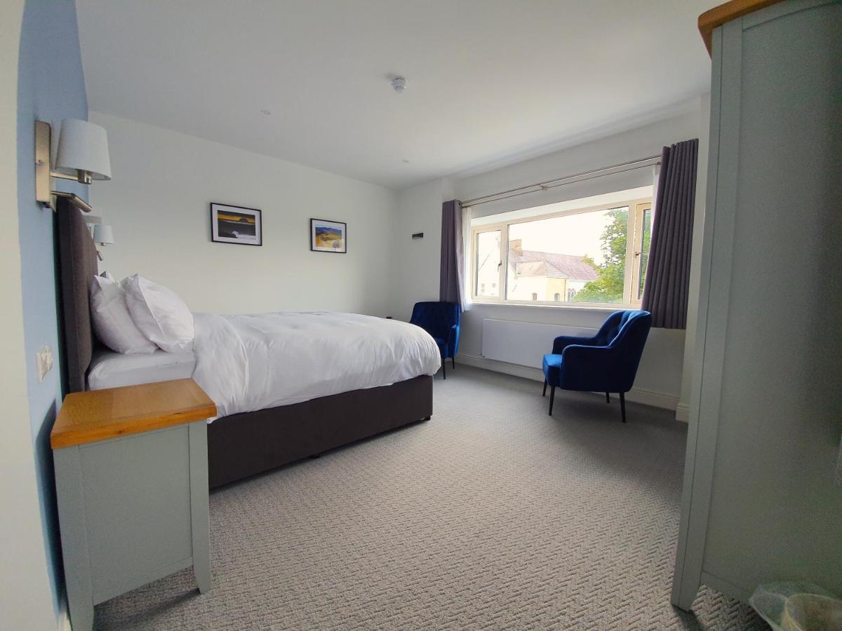 Dingle Garden Townhouse Bed & Breakfast Eksteriør bilde A bedroom at the hotel
