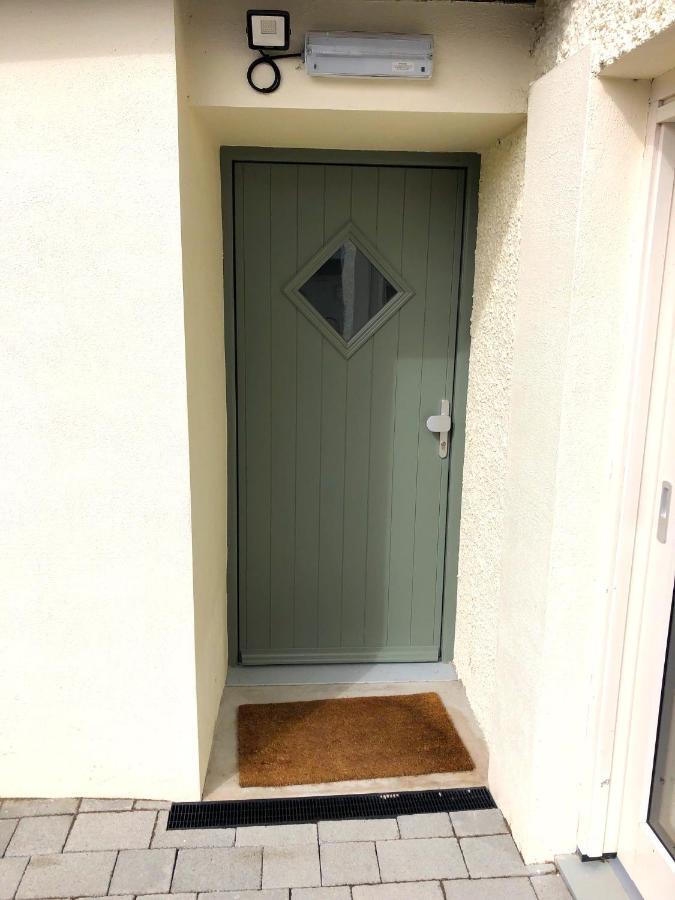 Dingle Garden Townhouse Bed & Breakfast Eksteriør bilde A composite door