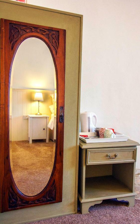 Dingle Garden Townhouse Bed & Breakfast Eksteriør bilde A room at the hotel